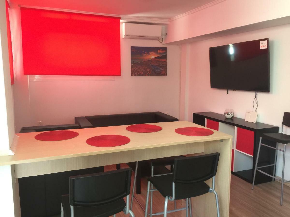 Loutraki Hostel ภายนอก รูปภาพ