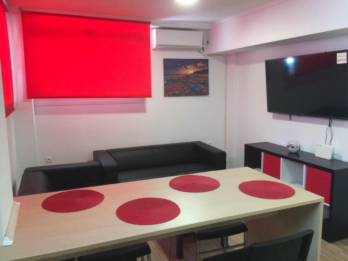 Loutraki Hostel ภายนอก รูปภาพ