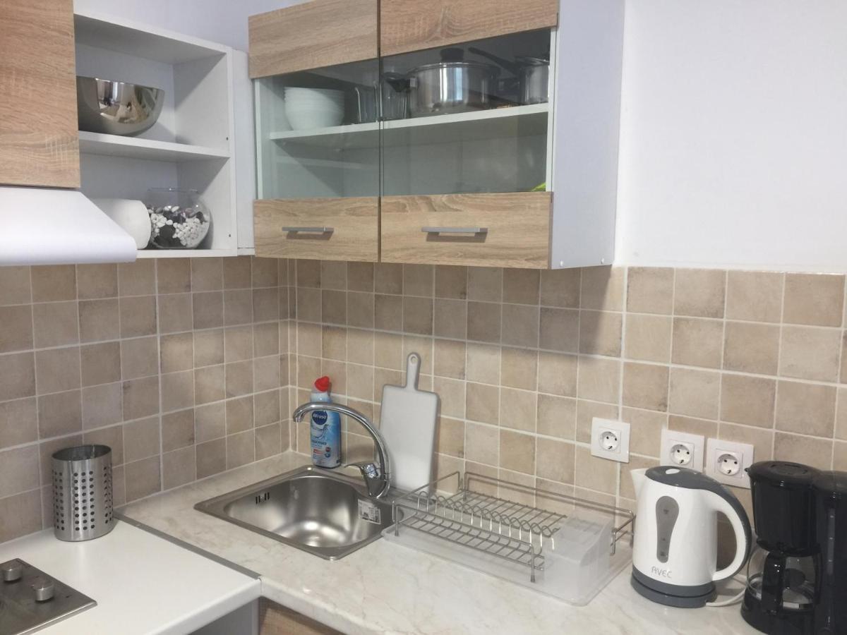 Loutraki Hostel ภายนอก รูปภาพ